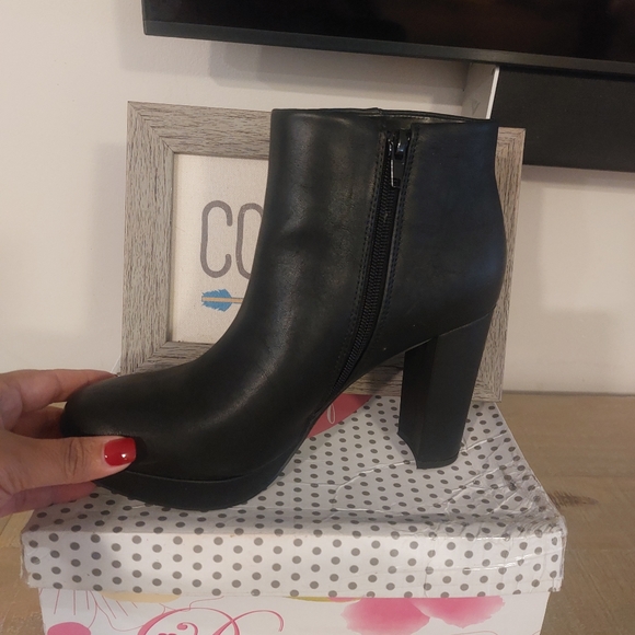 Boot bundle - Picture 3 of 4